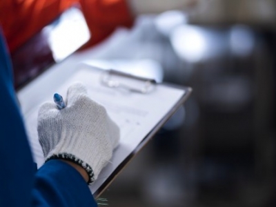 Vérification, contrôle et renouvellement des EPI : obligations, bonnes pratiques
